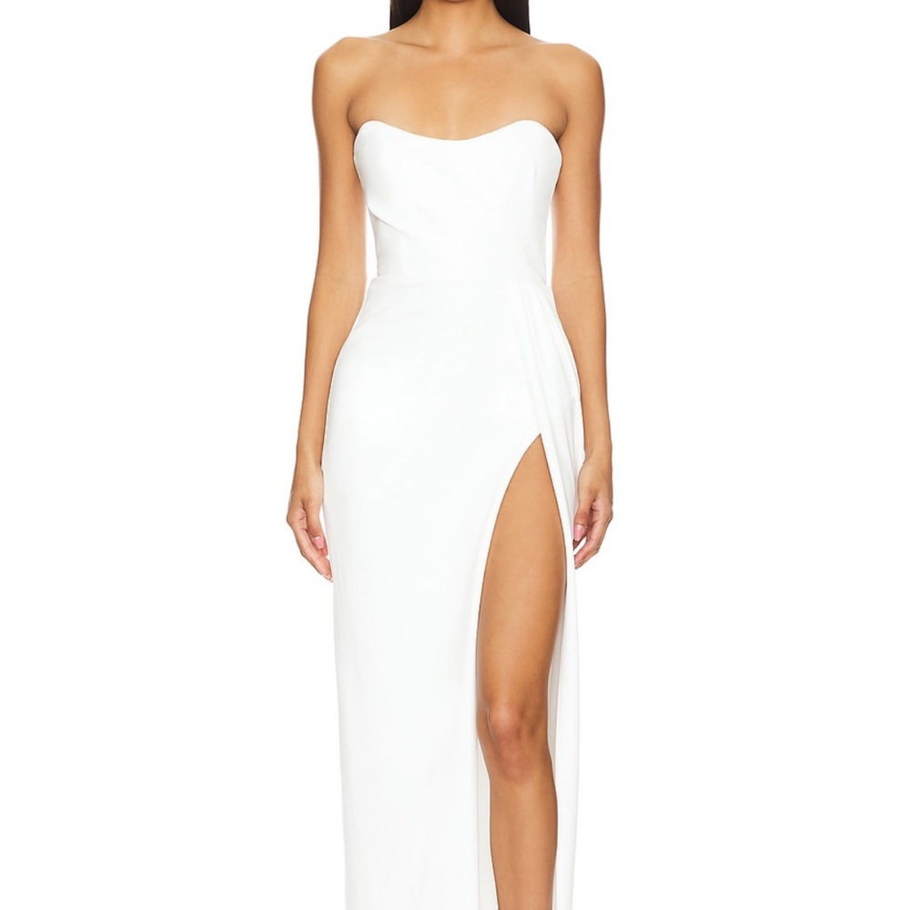 Elegant White Strapless Dress